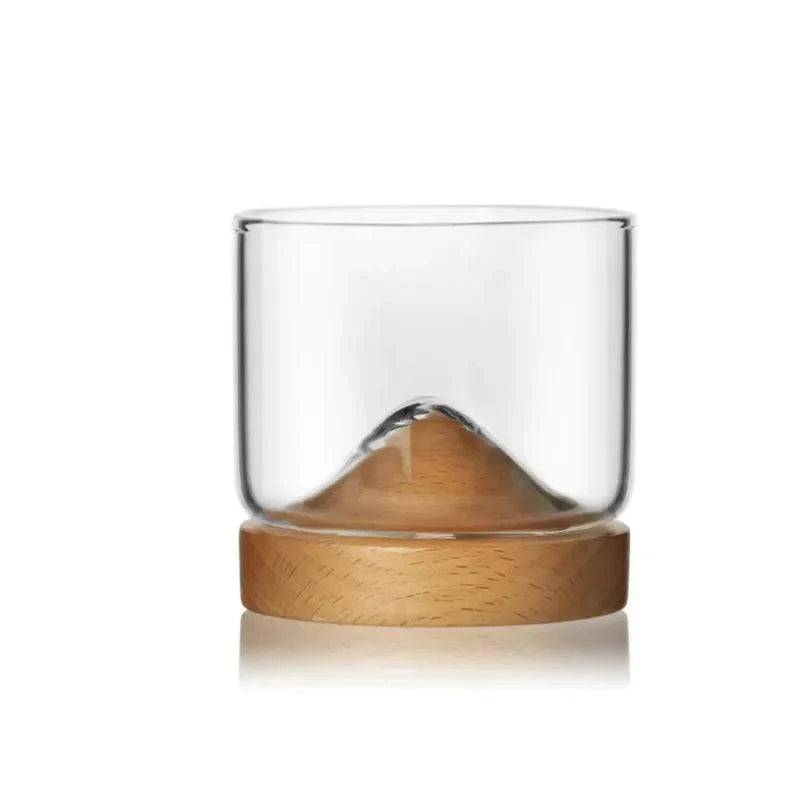 Copo de Whisky com Design de Montanha e Base de Madeira