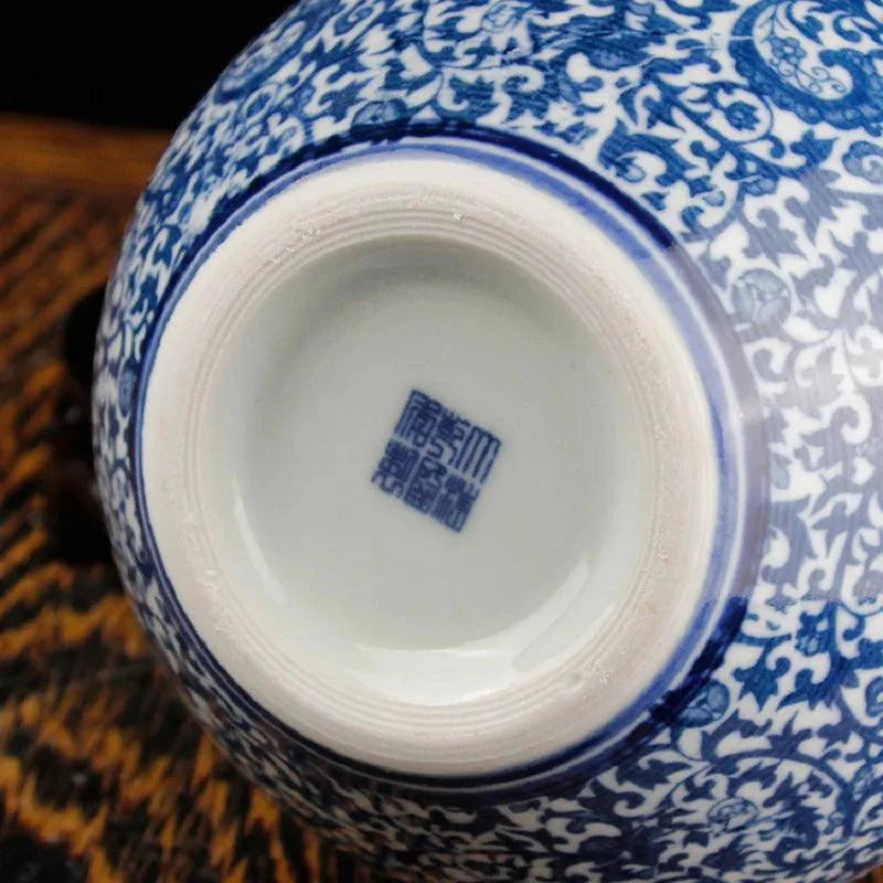 Vaso Chinês Cerâmica Azul e Branco